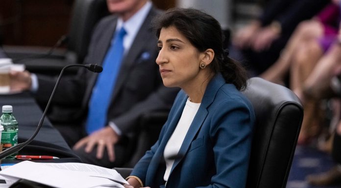 Lina Khan, ex-presidente do FTC, critica aumento de preço do Game Pass Através do seu perfil oficial no X, Lina Khan, ex-presidente do FTC, criticou o aumento de preço do Xbox Game Pass.