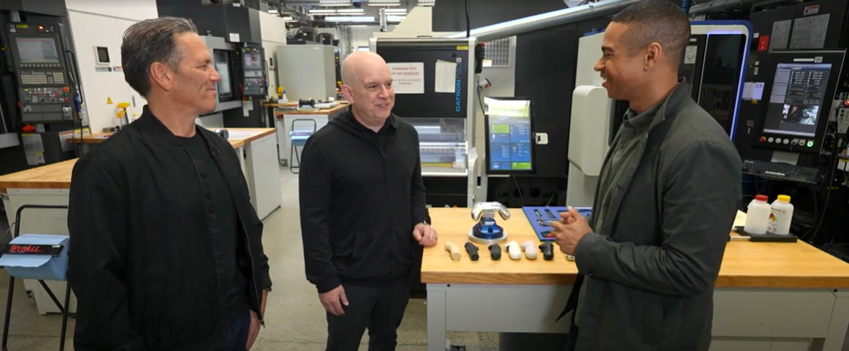 Durante uma entrevista para o site Today, Phil Spencer, CEO da Microsoft Gaming, mostrou o laboratório onde o próximo Xbox está sendo desenvolvido.